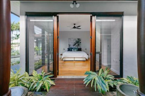 ESPRIT 2 PALM COVE BRAND NEW - Holiday Great Ocean Road 2