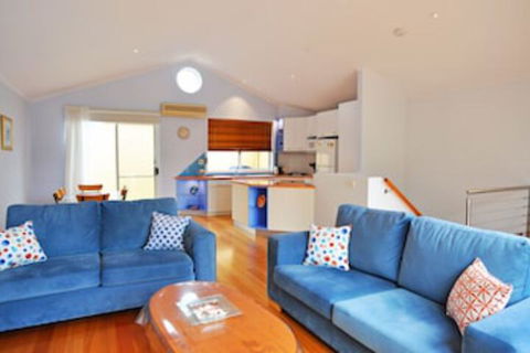 THE Sails 8 Linen Included Central Location - Holiday Great Ocean Road 0