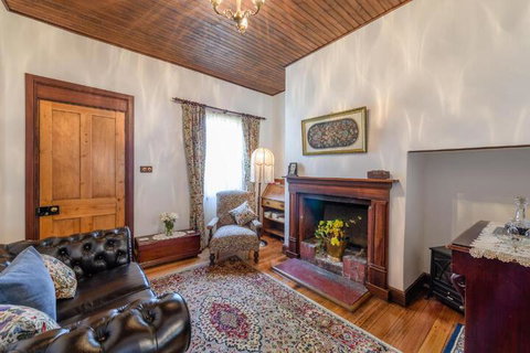 Sargeants & Armoury Cottages 1823 - Holiday Great Ocean Road 5