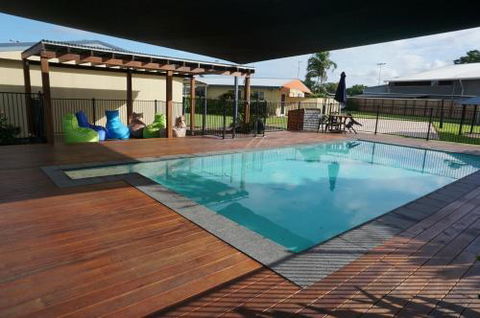 YAL Cairns A Motel That Makes A Difference - Holiday Great Ocean Road 0