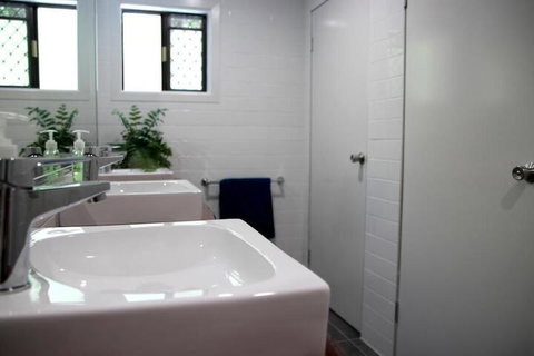 Yeppoon Beachhouse - Hostel - Holiday Great Ocean Road 5