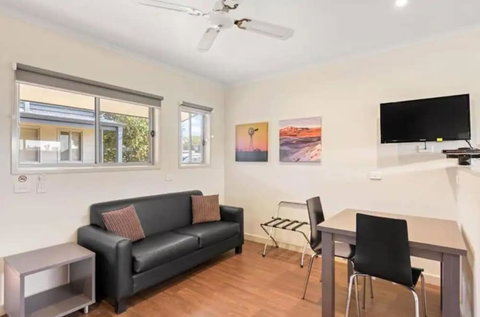 Discovery Parks â€“ Roxby Downs - Holiday Great Ocean Road 5