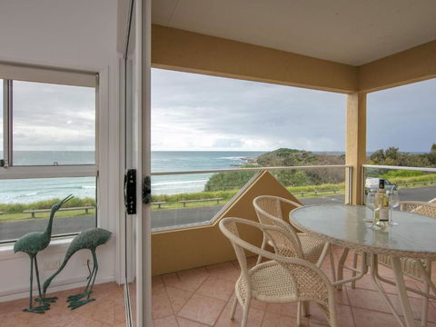 Avalon 1 Overlooking Beautiful Convent Beach - Holiday Great Ocean Road 4