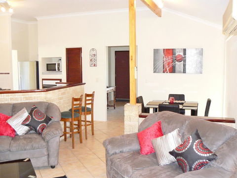 Geraldton Luxury Retreat 2 With Free Netflix - Holiday Great Ocean Road 1