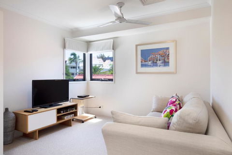 Wake Up To Ocean Views In Stylish Comfort - Holiday Great Ocean Road 3