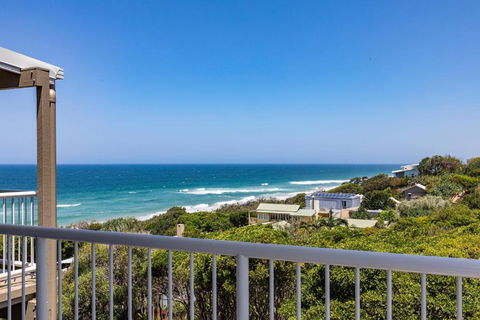 Wake Up To Ocean Views In Stylish Comfort - Holiday Great Ocean Road 4