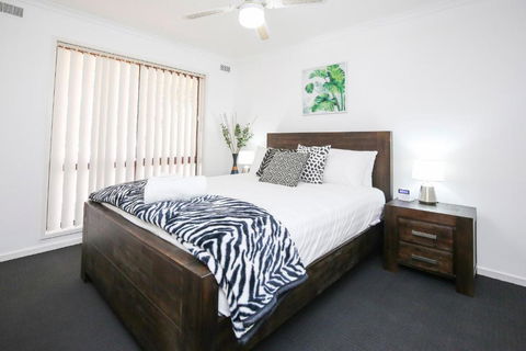 Allure Apartments Central - Holiday Great Ocean Road 1
