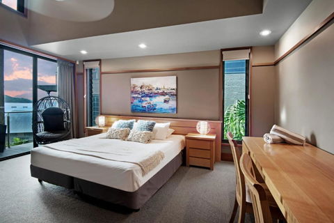 Yacht Club Villa 33 Serenity 4 Bedroom 4 Bathroom House Ocean Views 2 Buggies - Holiday Great Ocean Road 1