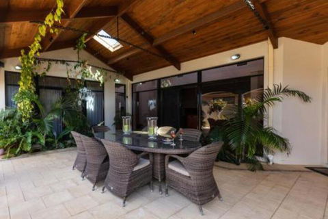 Maidstone Executive Residence - Holiday Great Ocean Road 0