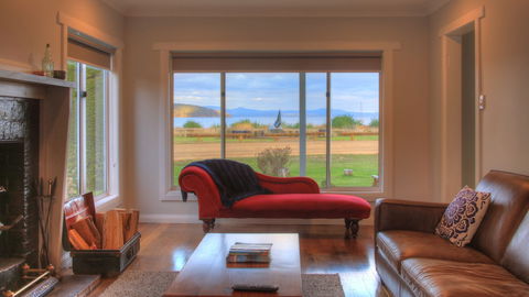Castaway Cottage - Essentially Tas - Holiday Great Ocean Road 4