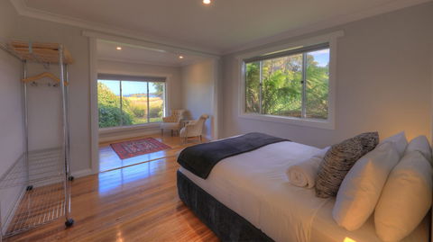 Castaway Cottage - Essentially Tas - Holiday Great Ocean Road 2
