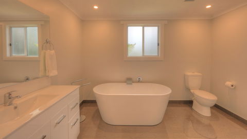 Castaway Cottage - Essentially Tas - Holiday Great Ocean Road 5