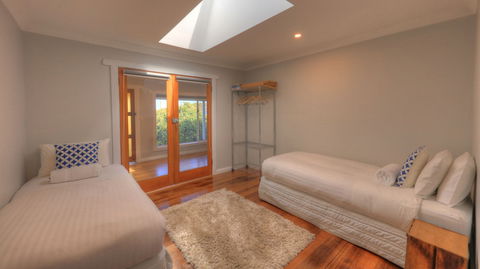 Castaway Cottage - Essentially Tas - Holiday Great Ocean Road 3