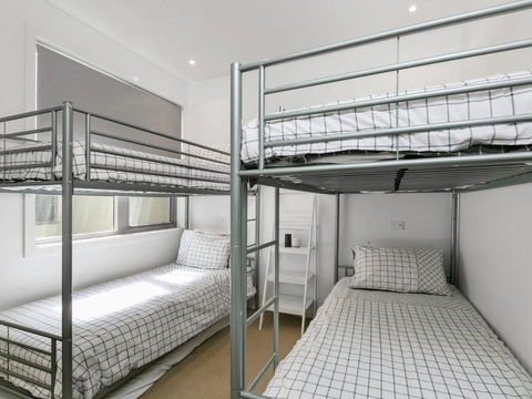 WATERFRONT THREE In The Heart Of Lorne - Holiday Great Ocean Road 5