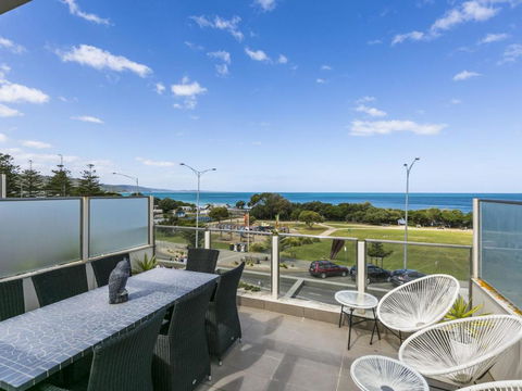 WATERFRONT THREE In The Heart Of Lorne - Holiday Great Ocean Road 4