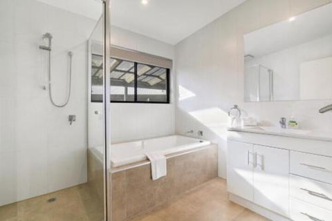 Easy Living Bayside Accommodation - Holiday Great Ocean Road 2