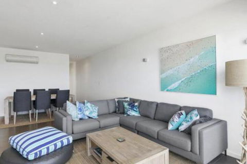 WATERFRONT SEVEN In The Heart Of Lorne - Holiday Great Ocean Road 7