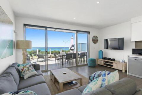 WATERFRONT SEVEN In The Heart Of Lorne - Holiday Great Ocean Road 2