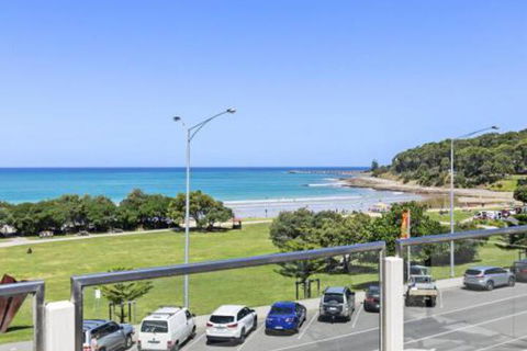 WATERFRONT SEVEN In The Heart Of Lorne - Holiday Great Ocean Road 3