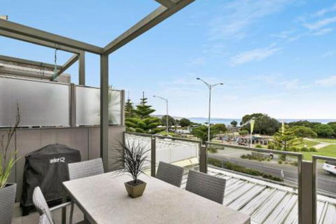 WATERFRONT TWO Position Perfect NEW LISTING 2019 - Holiday Great Ocean Road 3