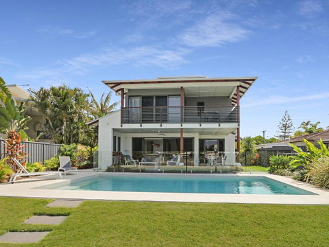 WATERFRONT HOME BORDERING MOOLOOLABA - Holiday Great Ocean Road 4