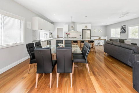HALE KUPA Rye Beach House Spa Table Tennis - Holiday Great Ocean Road 4