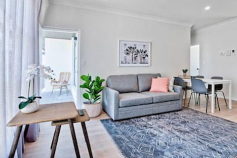 2 Bedroom Apt With Balcony & Air Con In Plympton - Holiday Great Ocean Road 0