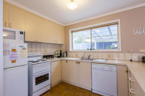 PERFECT On PYMBLE AVE - Holiday Great Ocean Road 7