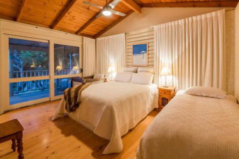 Yallingups Best Located Beach House - Holiday Great Ocean Road 3