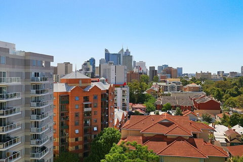 Stunning Two-storey Apartment In Perth's CBD - Holiday Great Ocean Road 2