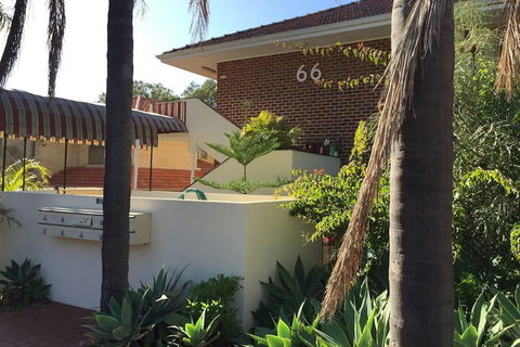 B6 Cafes & Restaurants Close To UWA - Holiday Great Ocean Road 4