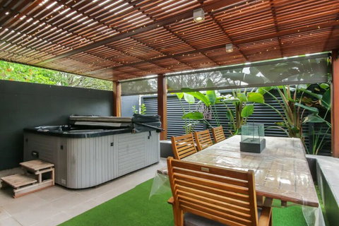 Spacious 2 Bedroom Apartment In Ascot With Large Private Garden - Holiday Great Ocean Road 7