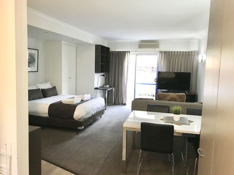 Adelaide Dresscircle Apartments - Archer Street - Holiday Great Ocean Road 5