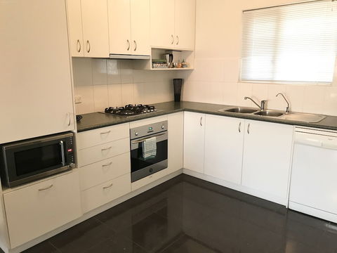 Adelaide Dresscircle Apartments - Archer Street - Holiday Great Ocean Road 6