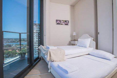 Panoramic Water View APT @rhodes - Holiday Great Ocean Road 7