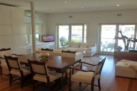 Waterfront Kirribilli Apartment NS181 - Holiday Great Ocean Road 4