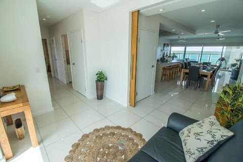 ZEN By THE WATER Darwins Premier Family Retreat - Holiday Great Ocean Road 4