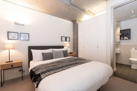 Luxury East Melbourne Apartment - Holiday Great Ocean Road 6