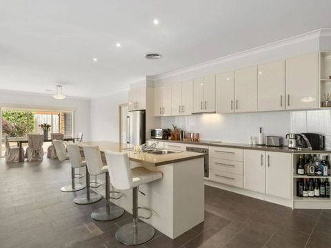THE LOCH SURFSIDE WIFI NETFLIX PET FRIENDLY (OUTSIDE ONLY) - Holiday Great Ocean Road 6