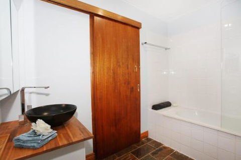 BEACH SHOPS & FABULOUS VACATION HOME! - Holiday Great Ocean Road 0