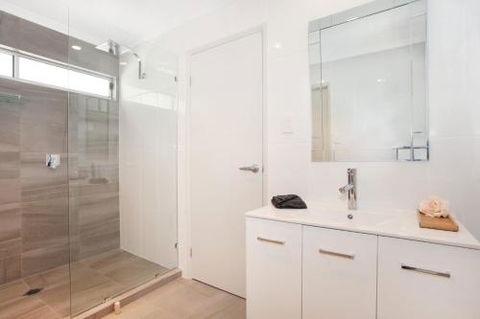 BEACH SHOPS & FABULOUS VACATION HOME! - Holiday Great Ocean Road 3