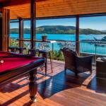 Uisce Luxury Holiday House With Jacuzzi Pool Table Cinema Premium Foxtel & Two Buggies - Holiday Great Ocean Road 0