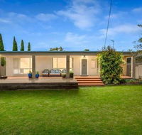 Casual Beachin It Family Getaway with Bungalow on Beachfront - Holiday Great Ocean Road