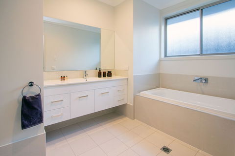 Vantage Court A Hidden Gem Of Mudgee 11 - Holiday Great Ocean Road 1