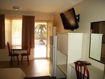 Holiday Lodge Motor Inn - Holiday Great Ocean Road 6