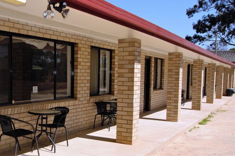Civic Motor Inn - Holiday Great Ocean Road 5