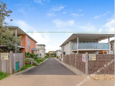 Fabulous Townhouse At The Famous Smiths Beach - Holiday Great Ocean Road 4