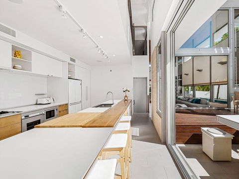 Ultimate Light & Space Noosa Heads - Holiday Great Ocean Road 6