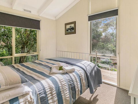 Hakea Bush Cabin - Holiday Great Ocean Road 3