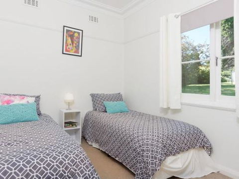 Redwood Cottage Burradoo Getaway Southern Highlands 4pm Check Out Sunday - Holiday Great Ocean Road 2